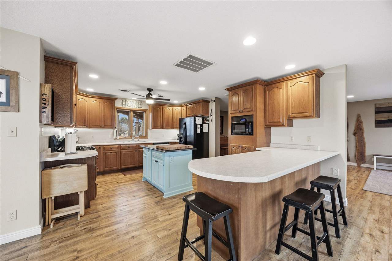 301 Lake View Drive NE Solon IA 52333