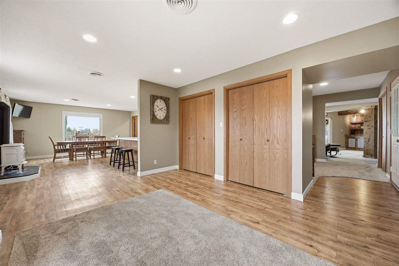 301 Lake View Drive NE Solon IA 52333