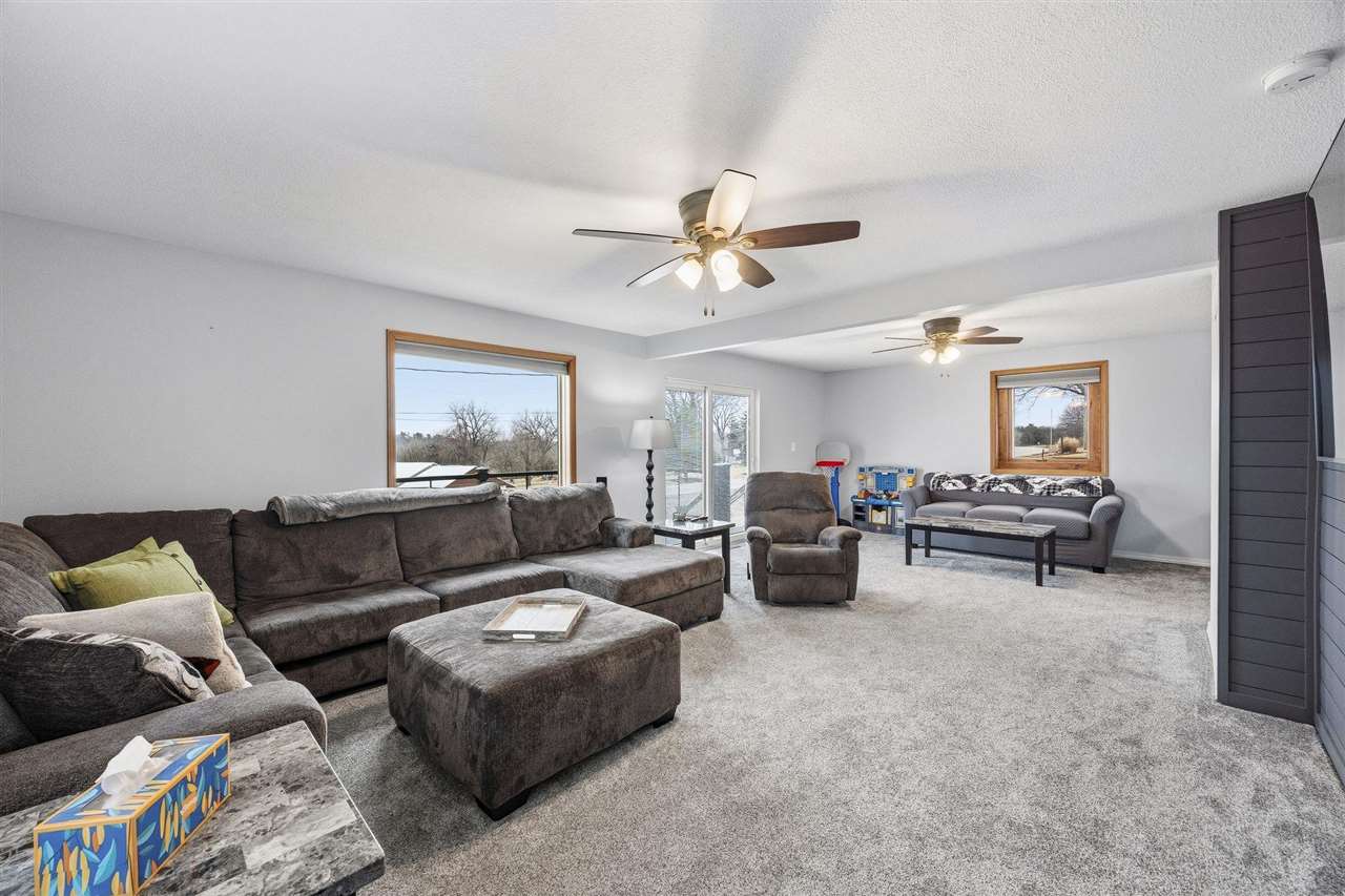 301 Lake View Drive NE Solon IA 52333