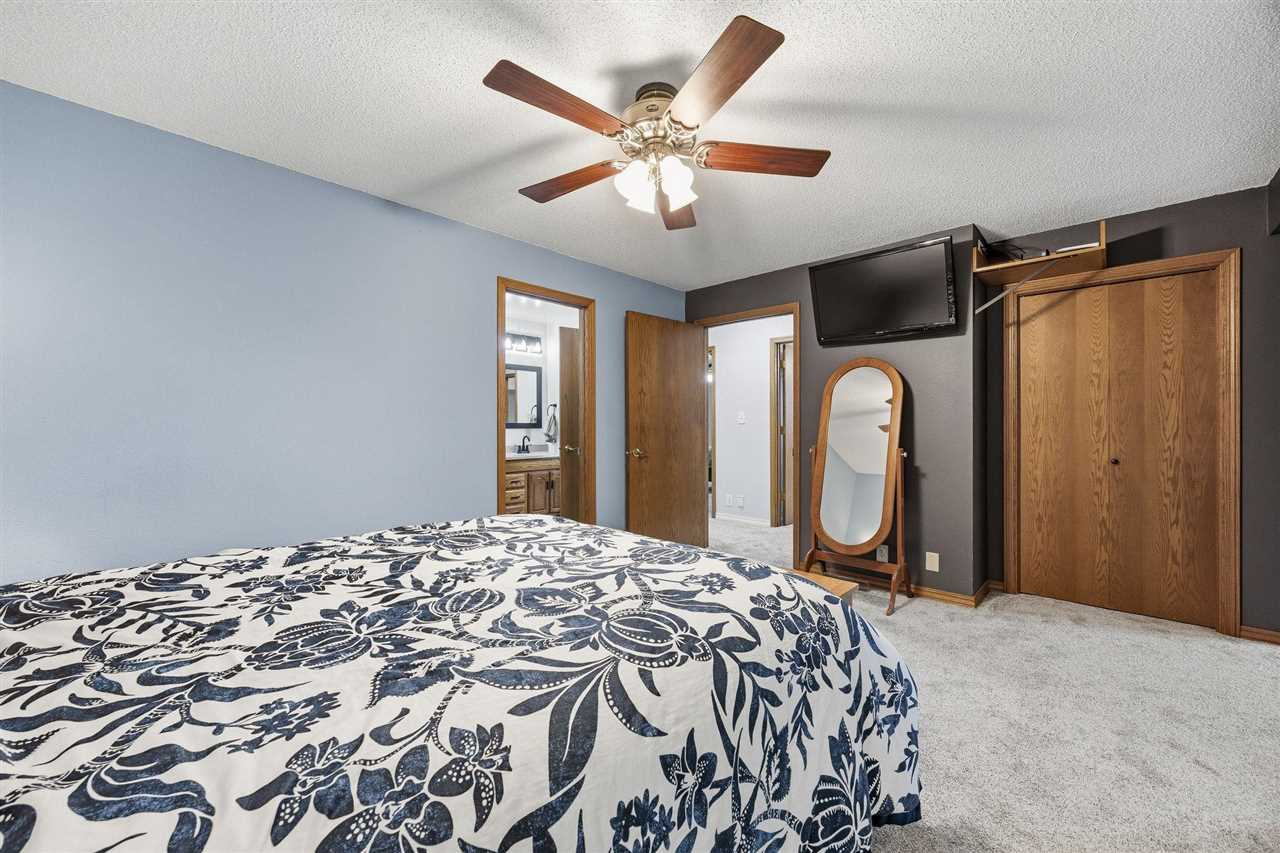 301 Lake View Drive NE Solon IA 52333
