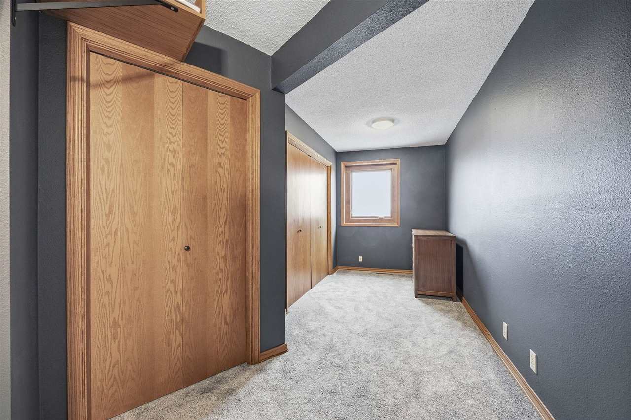 301 Lake View Drive NE Solon IA 52333
