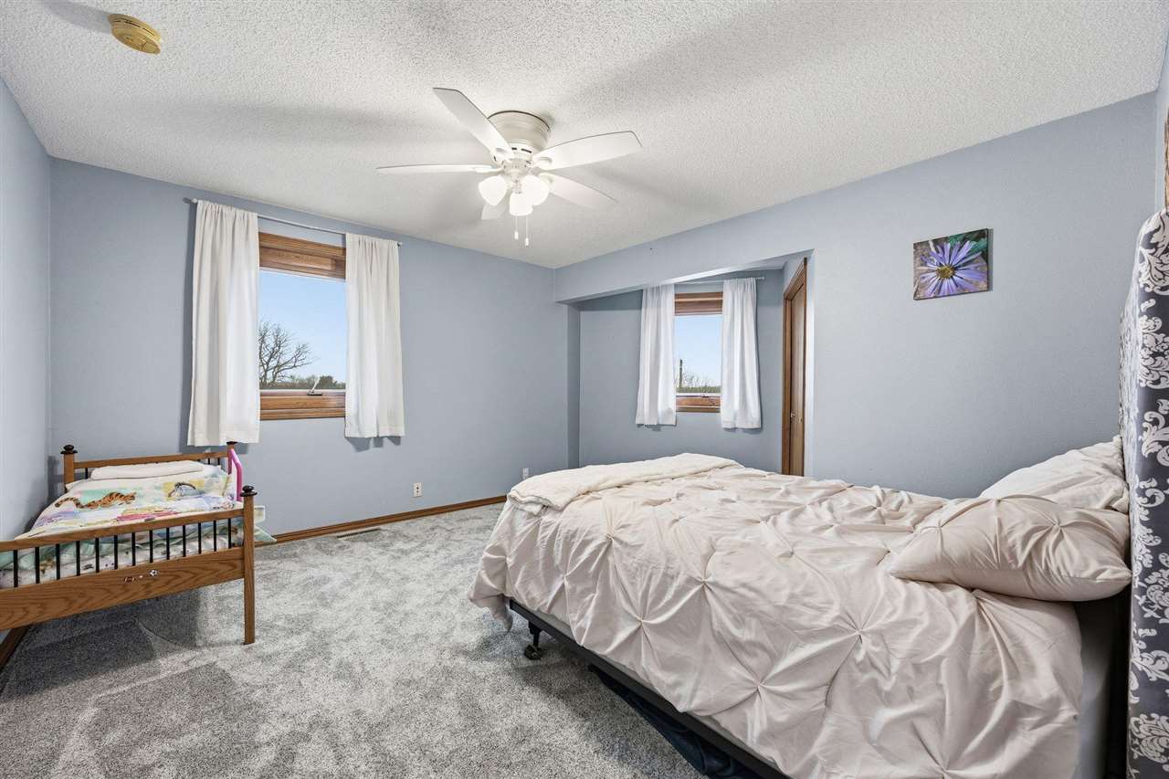 301 Lake View Drive NE Solon IA 52333