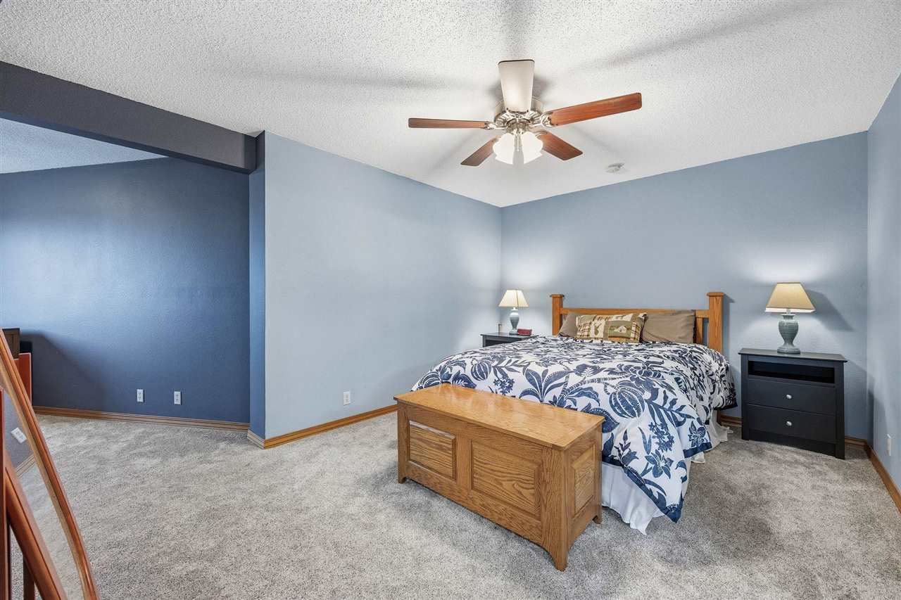 301 Lake View Drive NE Solon IA 52333