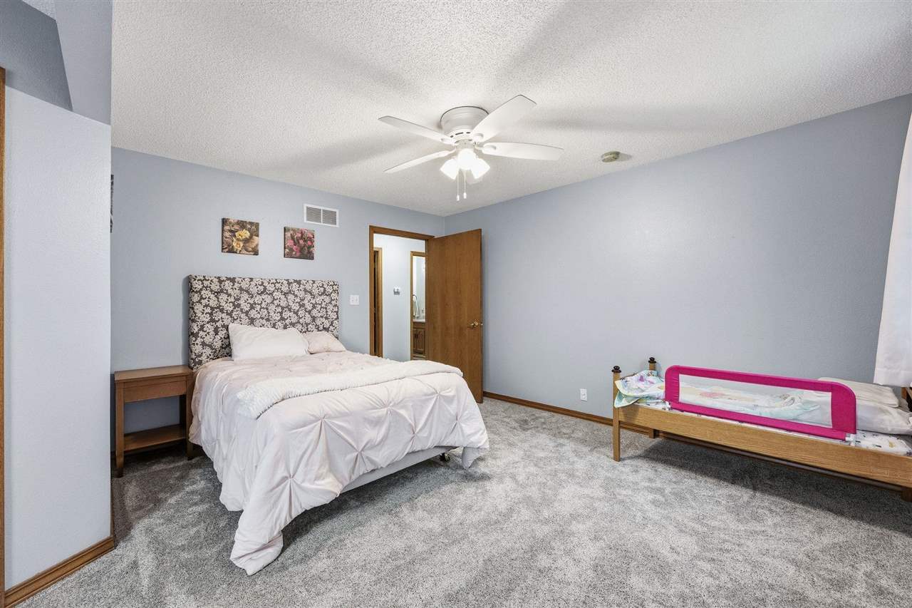 301 Lake View Drive NE Solon IA 52333