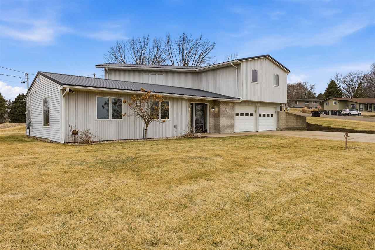301 Lake View Drive NE Solon IA 52333