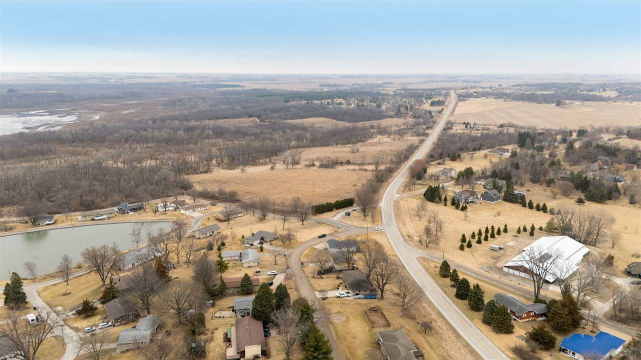 301 Lake View Drive NE Solon IA 52333
