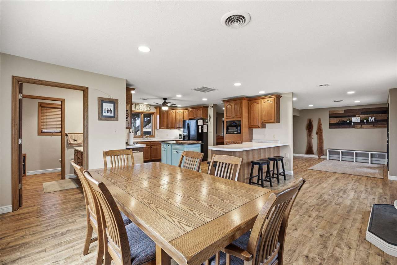 301 Lake View Drive NE Solon IA 52333