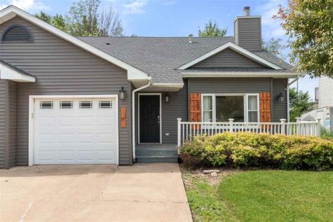 615 W Sovers Street Solon IA 52333
