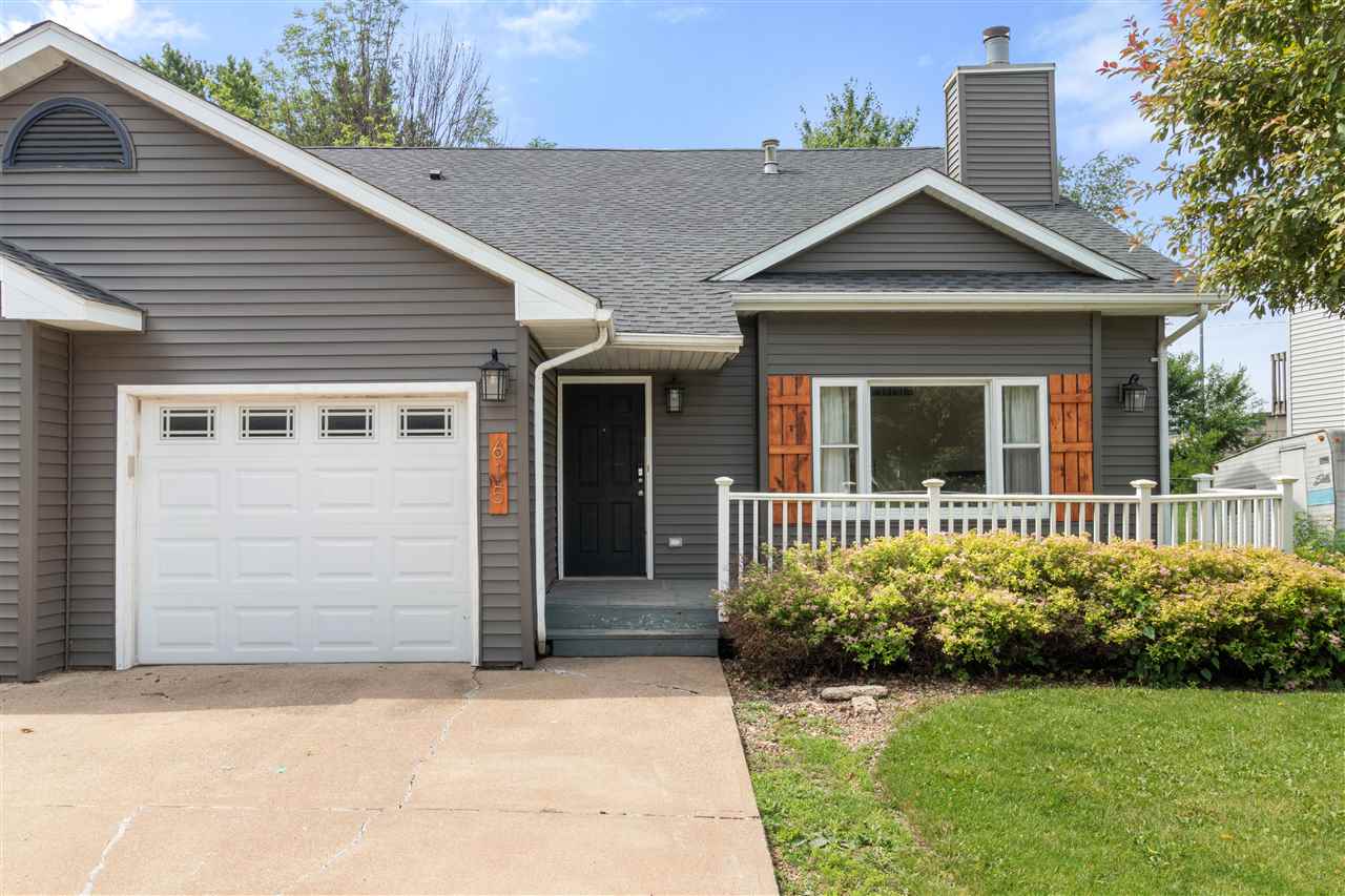615 W Sovers Street Solon IA 52333