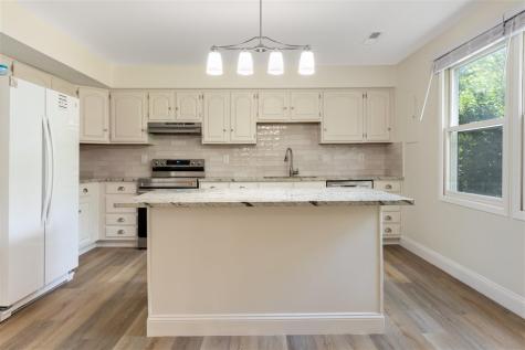615 W Sovers Street Solon IA 52333