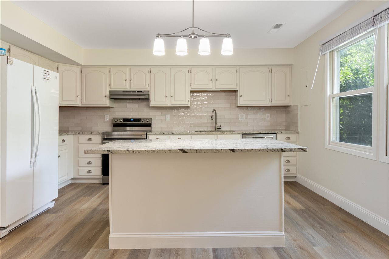 615 W Sovers Street Solon IA 52333