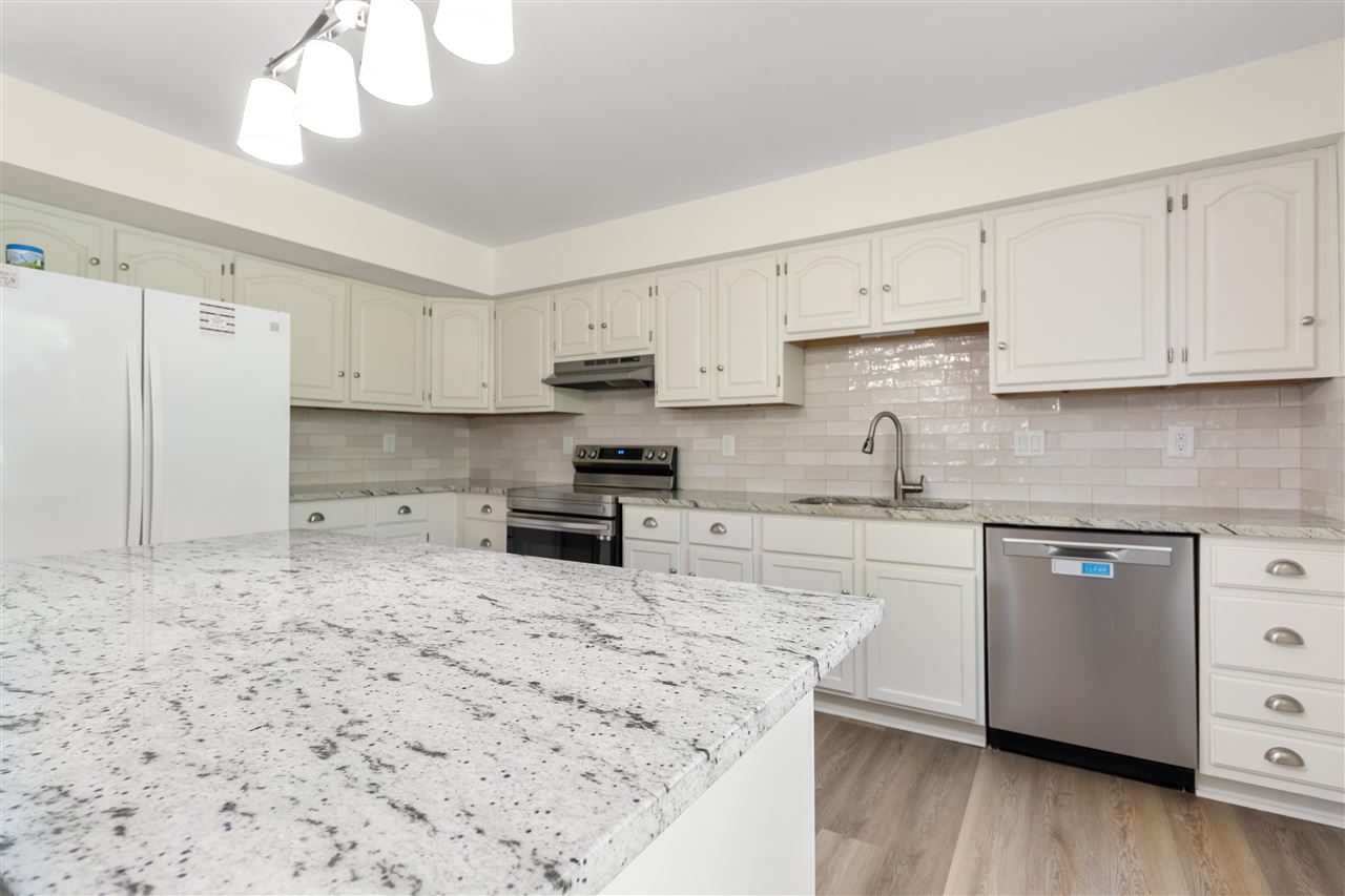 615 W Sovers Street Solon IA 52333