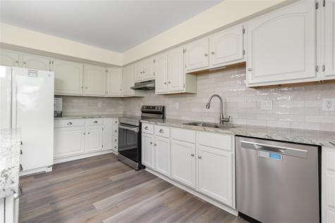 615 W Sovers Street Solon IA 52333