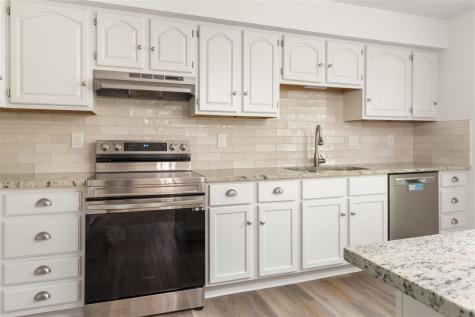 615 W Sovers Street Solon IA 52333