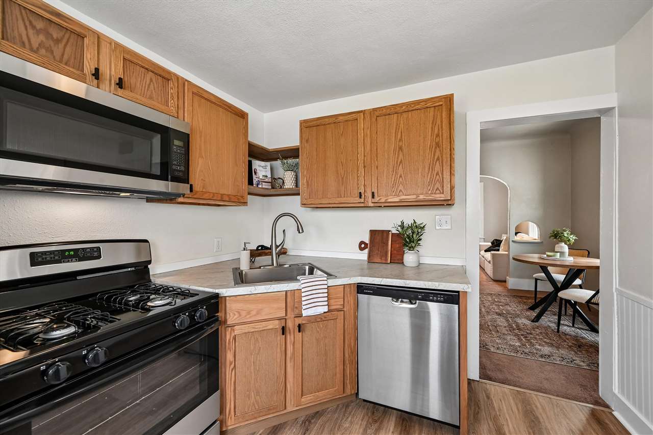 28 W Maple Street Central City IA 52214
