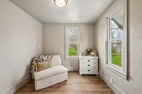 28 W Maple Street Central City IA 52214