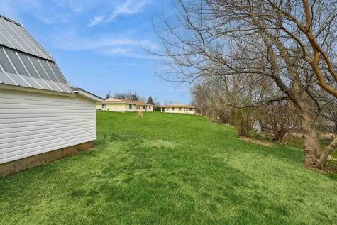 28 W Maple Street Central City IA 52214