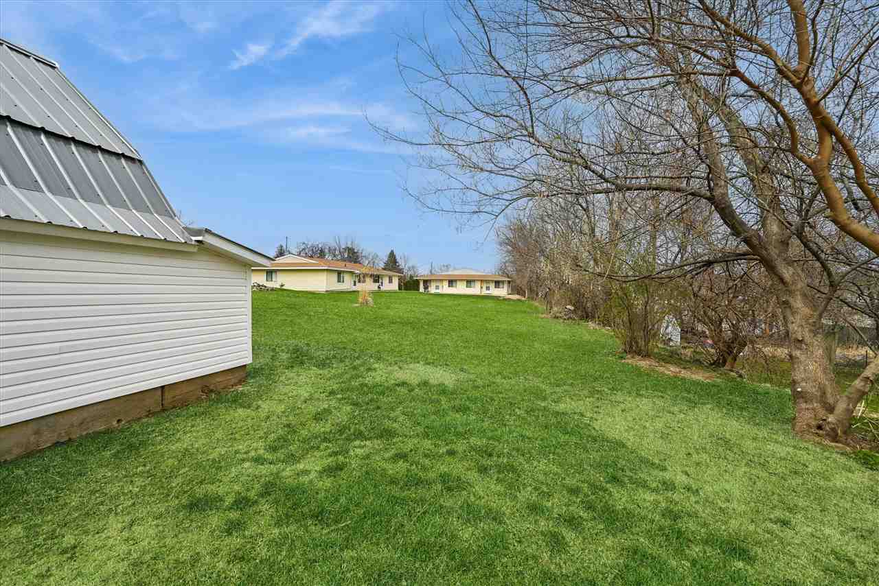 28 W Maple Street Central City IA 52214