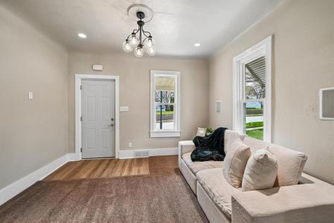 28 W Maple Street Central City IA 52214