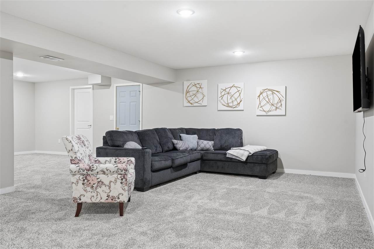 2916 Rustic Ridge Road NE Iowa City IA 52240