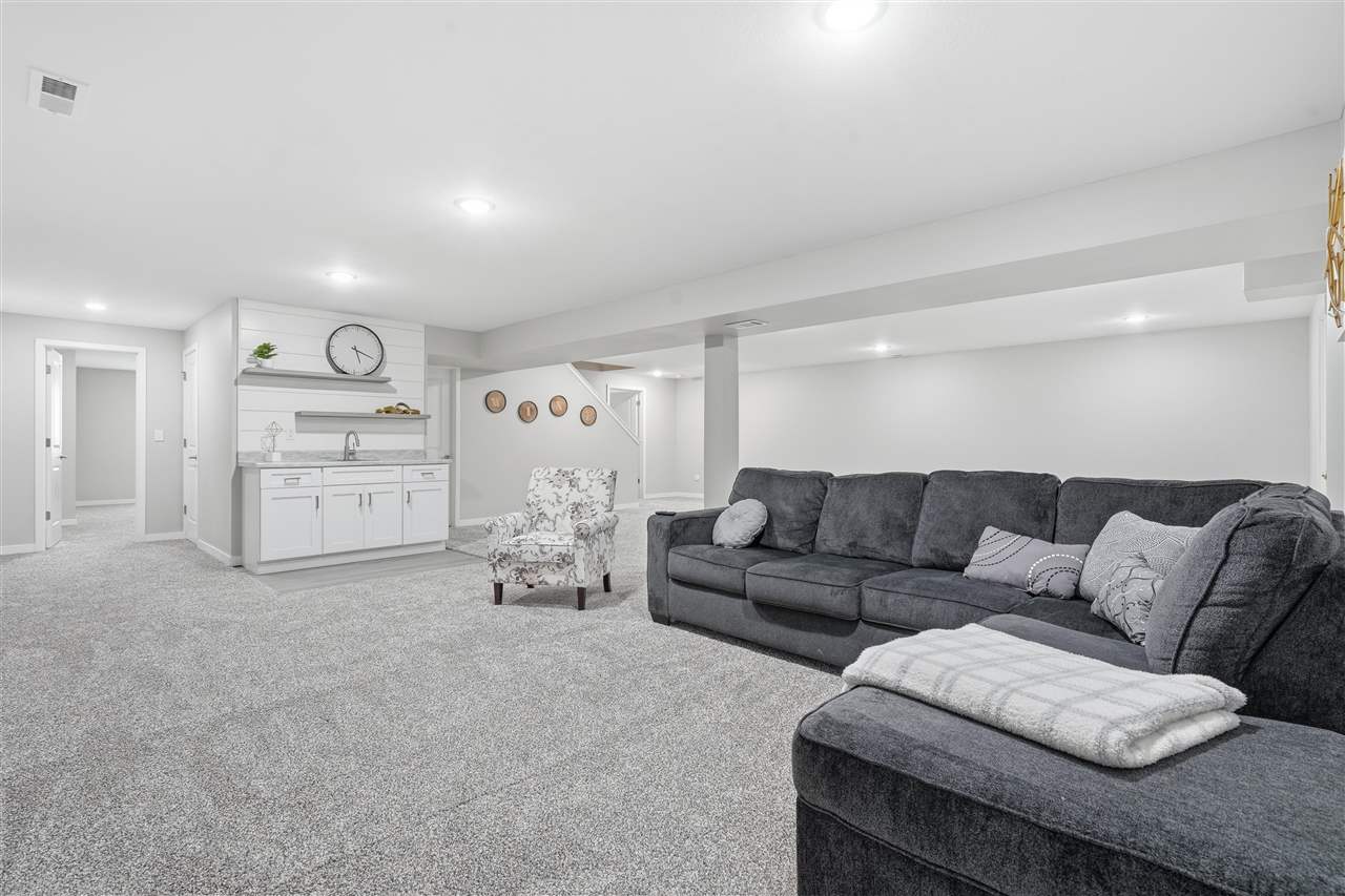 2916 Rustic Ridge Road NE Iowa City IA 52240