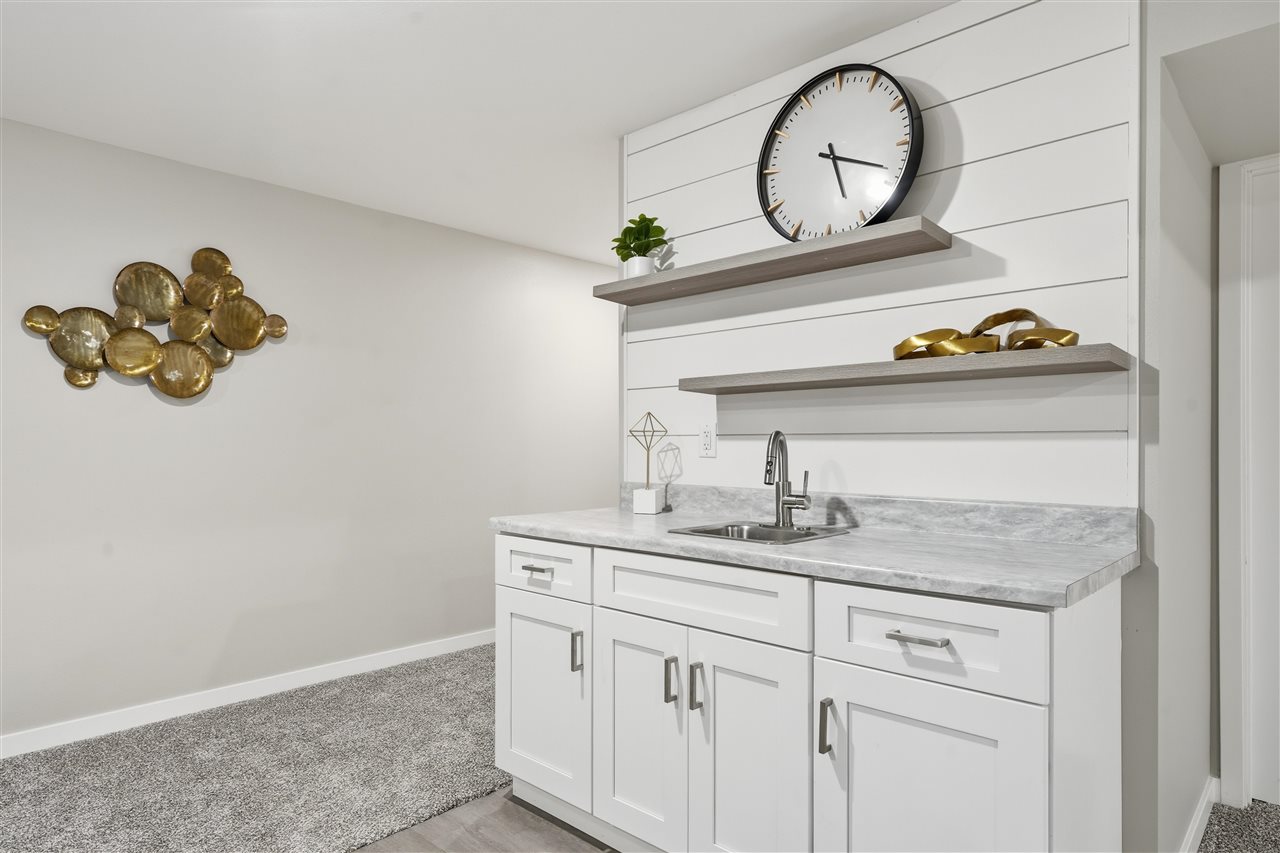 2916 Rustic Ridge Road NE Iowa City IA 52240