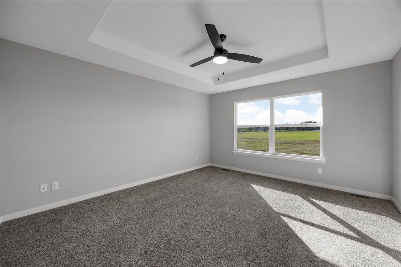 3658 Mclain Way Hiawatha IA 52233