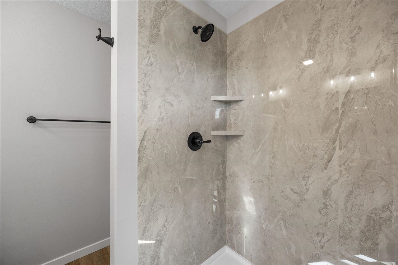 3658 Mclain Way Hiawatha IA 52233