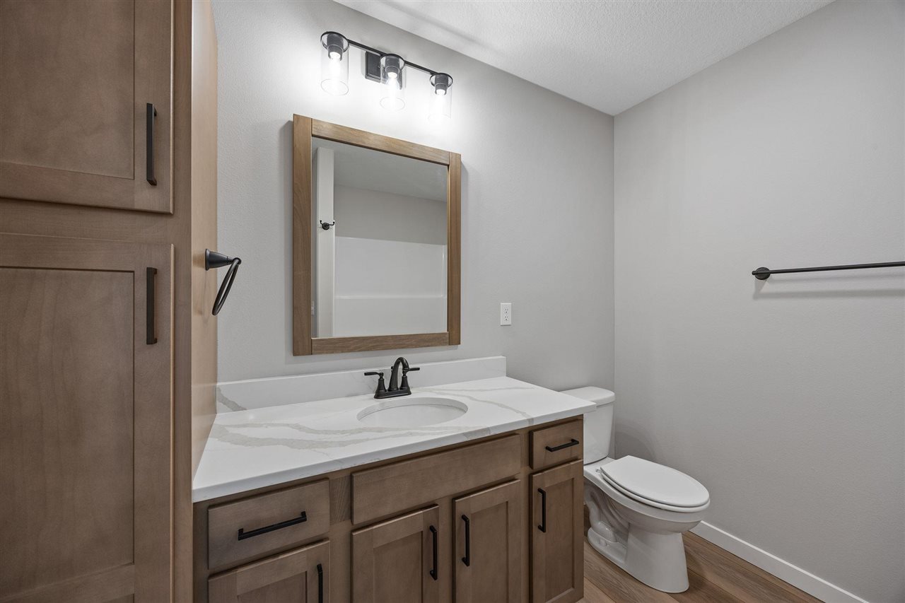 3658 Mclain Way Hiawatha IA 52233