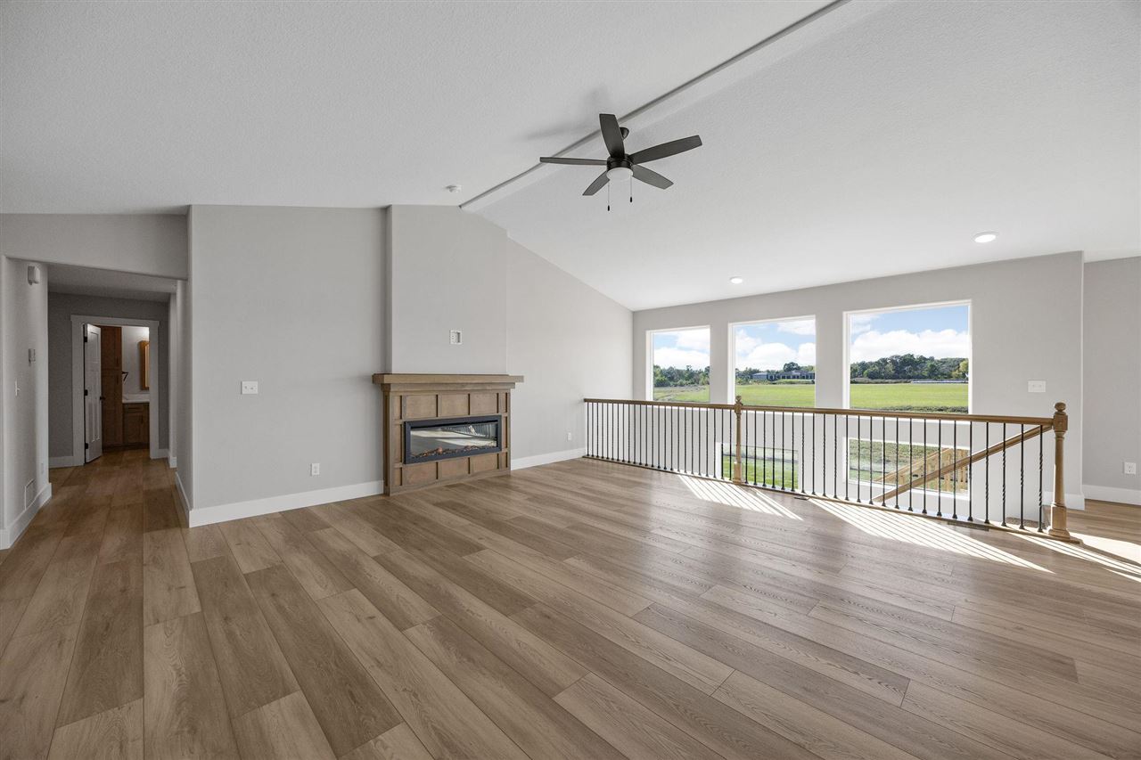 3658 Mclain Way Hiawatha IA 52233