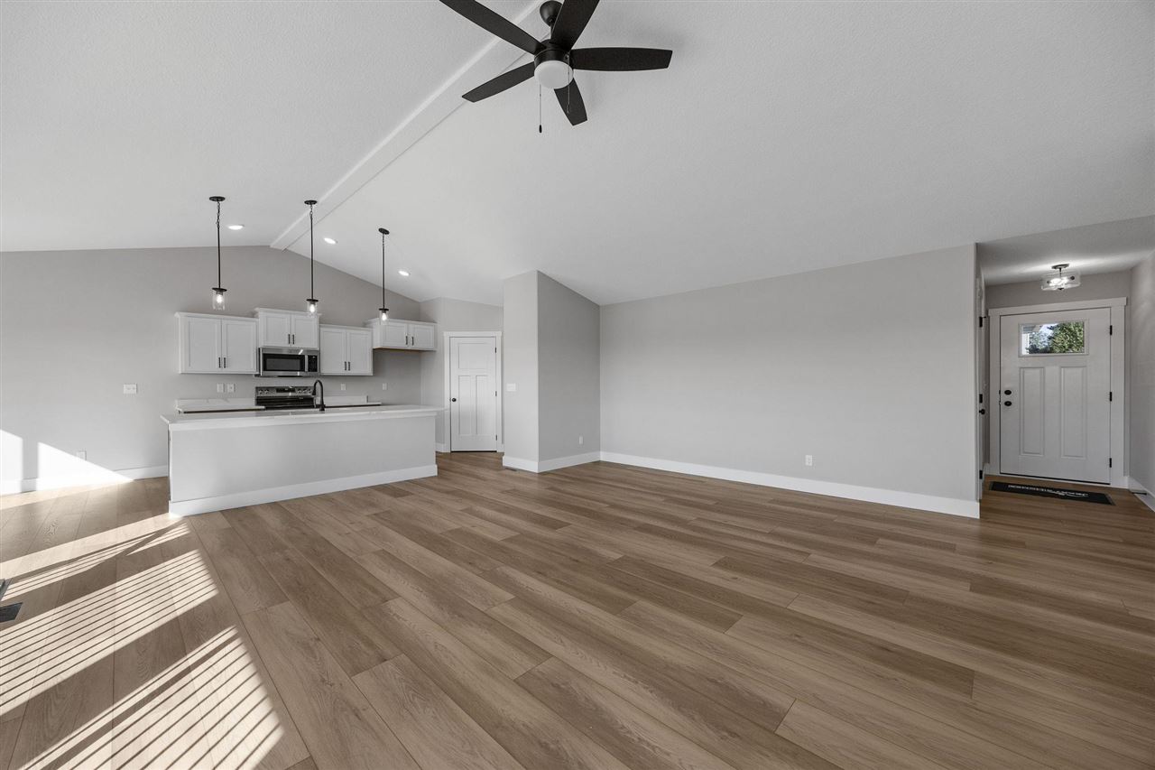 3658 Mclain Way Hiawatha IA 52233