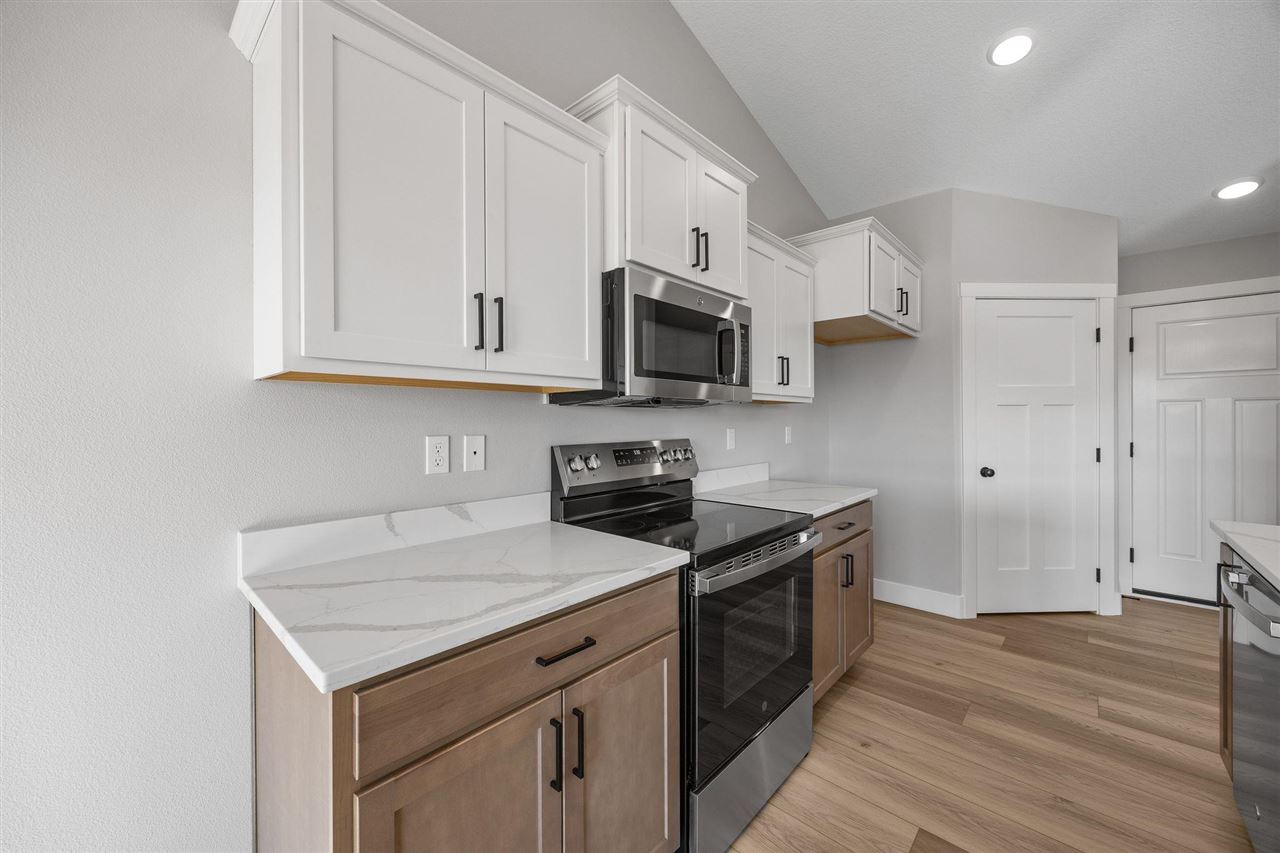 3658 Mclain Way Hiawatha IA 52233