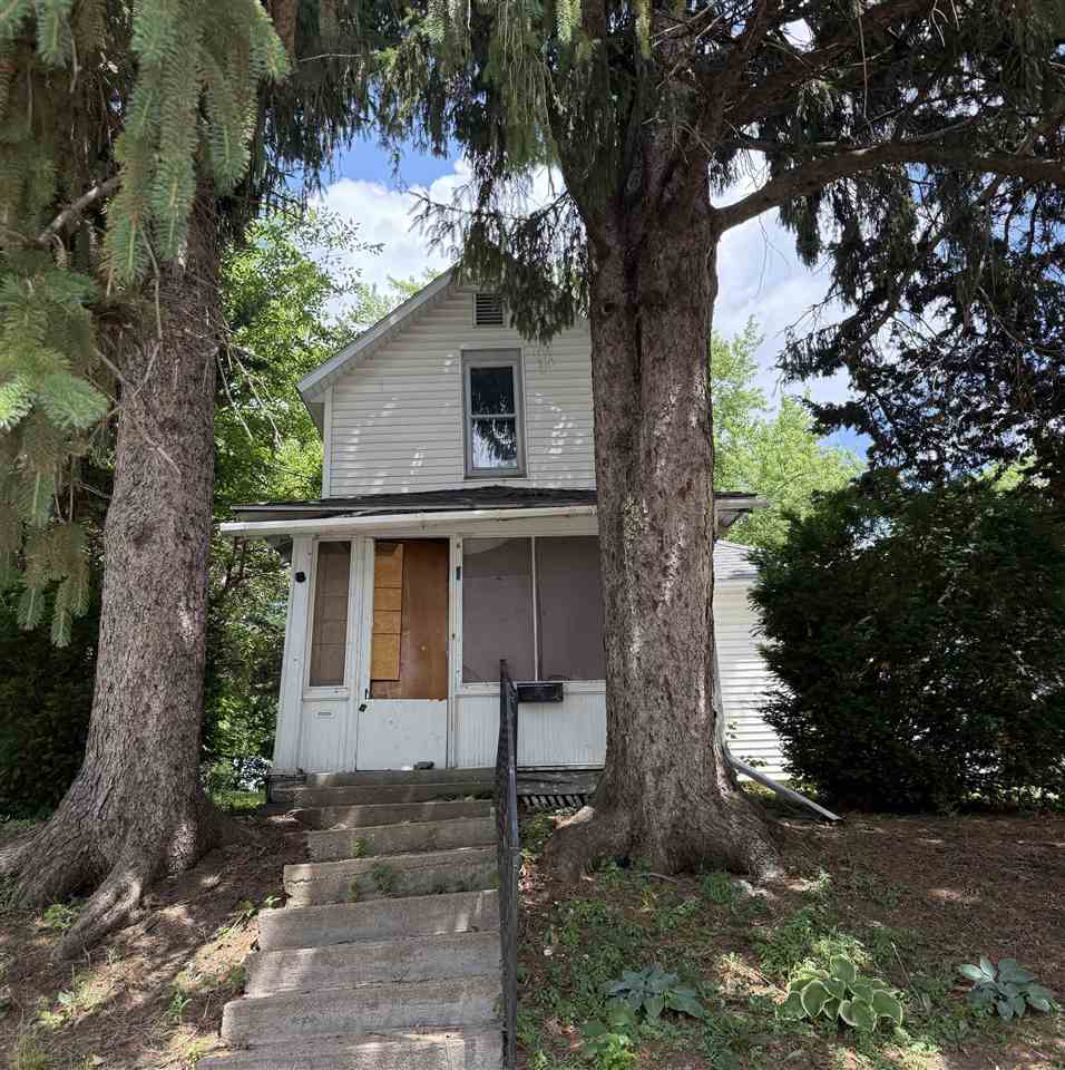 534 S Ave B Washington IA 52353