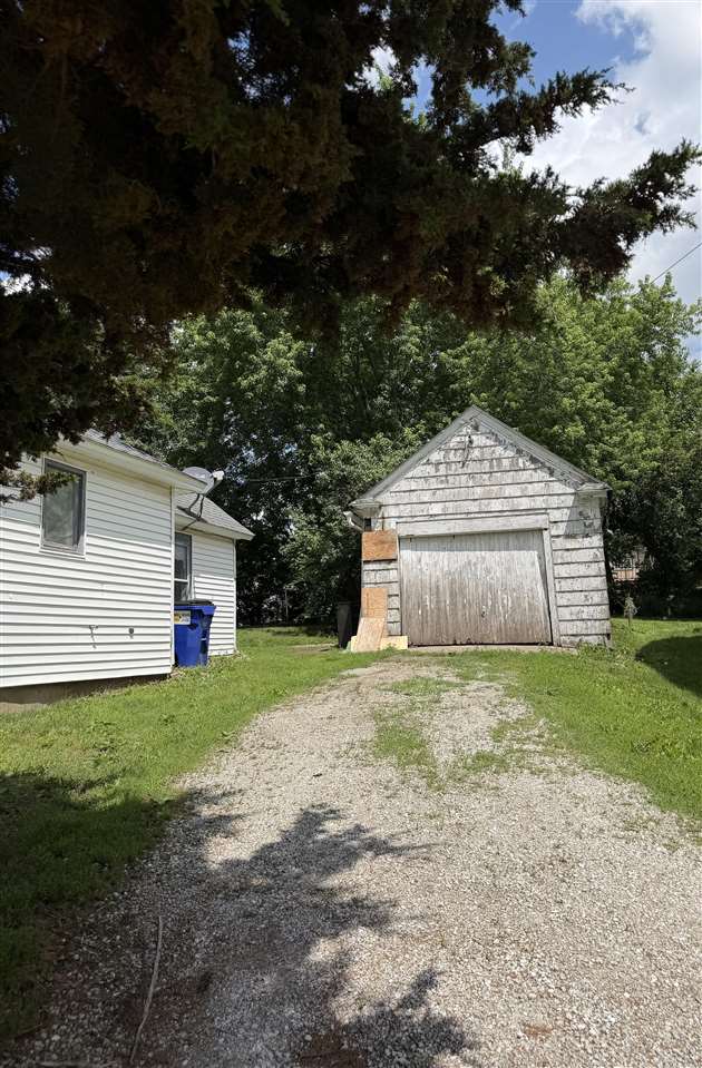 534 S Ave B Washington IA 52353