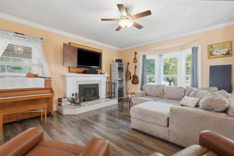 402 E Main Street Washington IA 52353