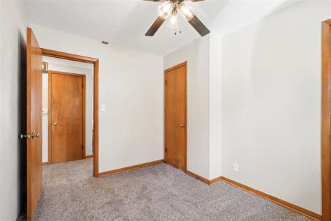 1140 Crestview Drive SE Cedar Rapids IA 52403