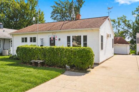 645 40th Street NE Cedar Rapids IA 52402
