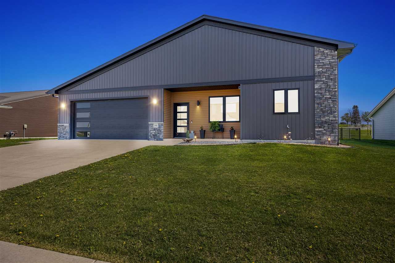 146 Towne Centre Drive Urbana IA 52345