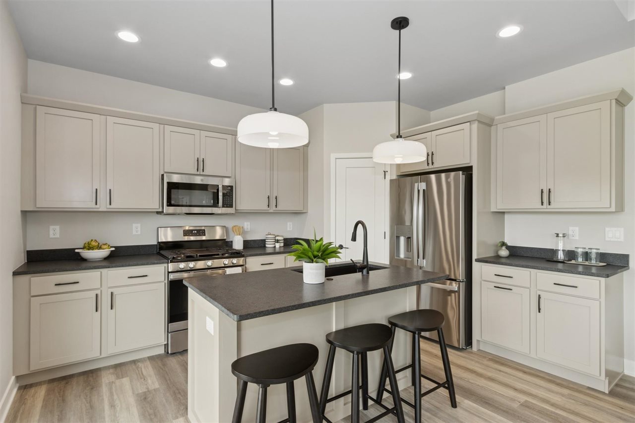 3125 Sunflower Street Ely IA 52227