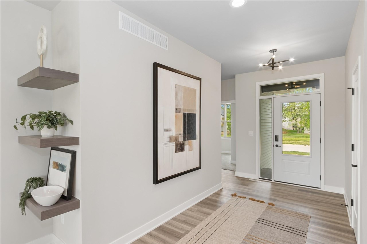 3125 Sunflower Street Ely IA 52227