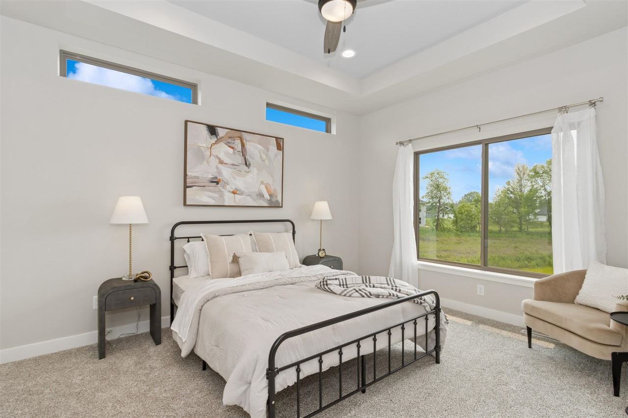 3125 Sunflower Street Ely IA 52227