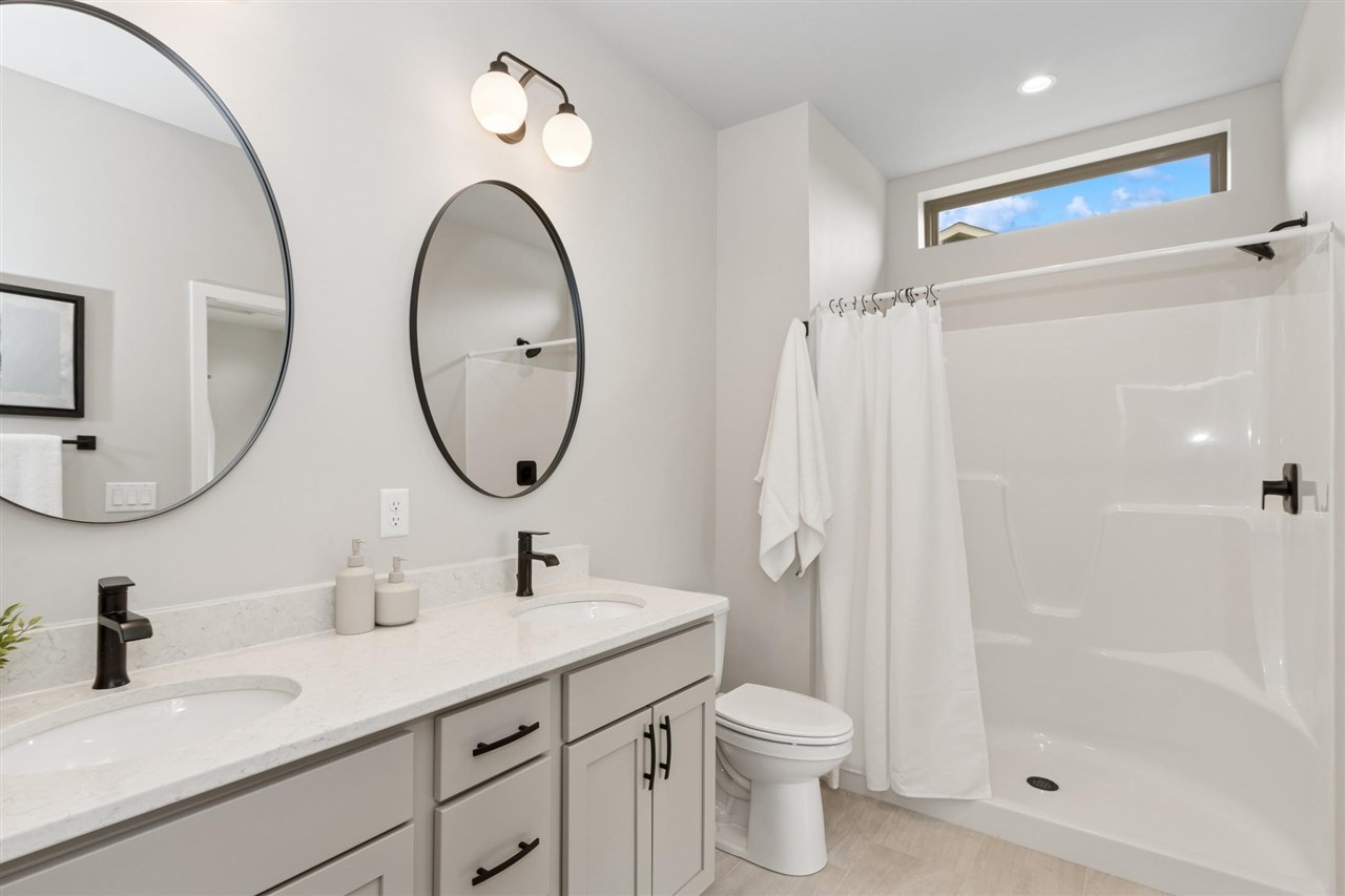 3125 Sunflower Street Ely IA 52227