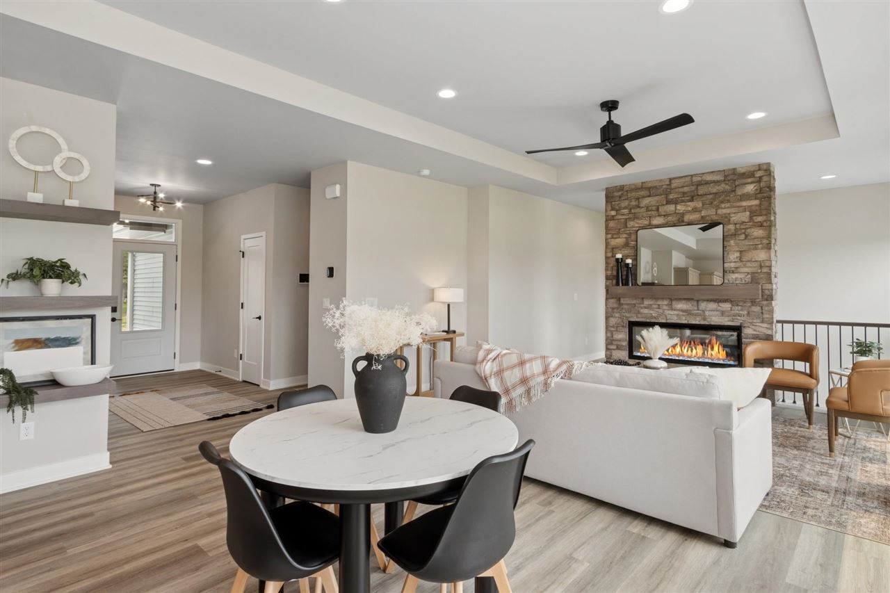 3125 Sunflower Street Ely IA 52227