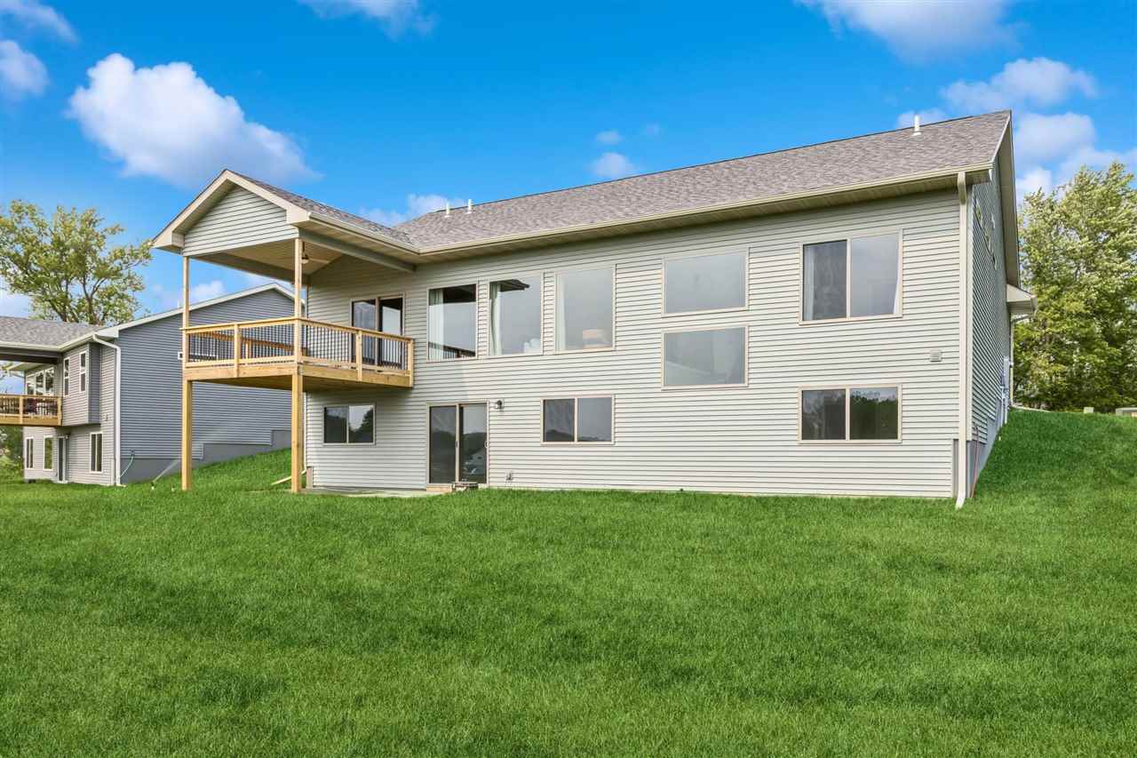 3125 Sunflower Street Ely IA 52227