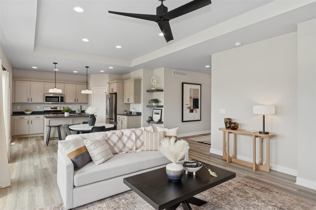 3125 Sunflower Street Ely IA 52227