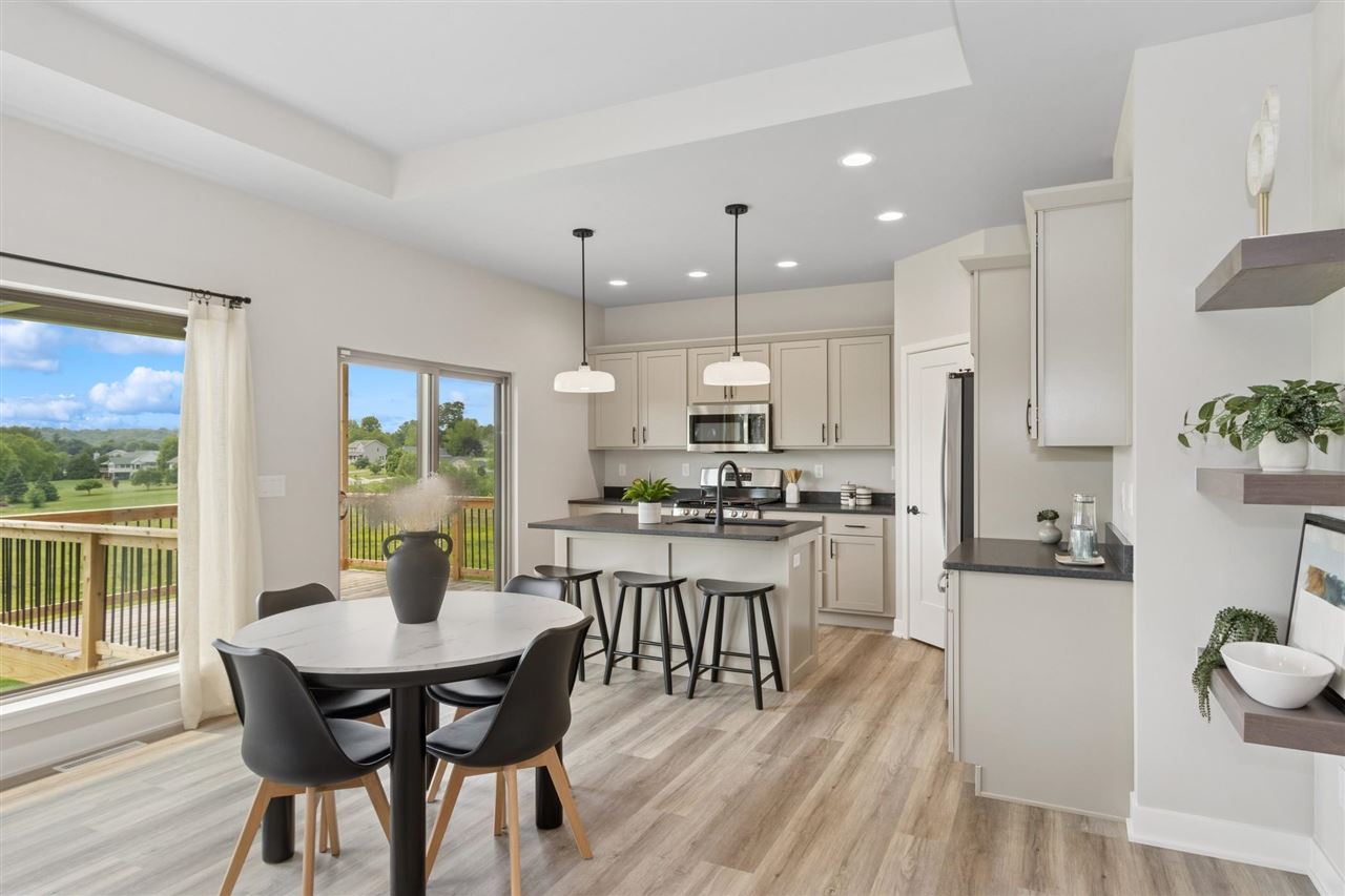 3125 Sunflower Street Ely IA 52227