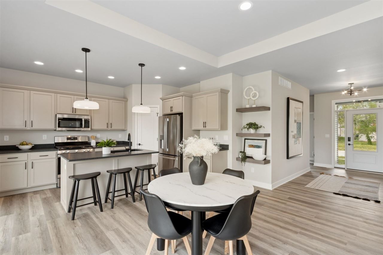 3125 Sunflower Street Ely IA 52227