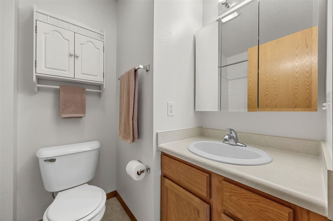 1240 Shannon Drive Iowa City IA 52246