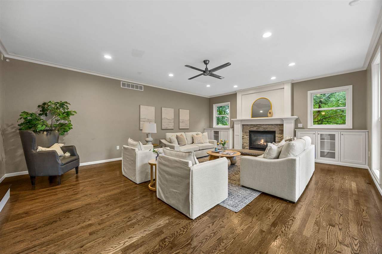 3016 Forest Gate Circle Iowa City IA 52240