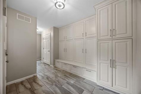3016 Forest Gate Circle Iowa City IA 52240